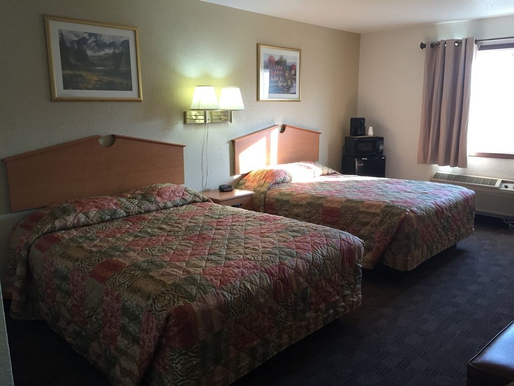 Americas Best Value Inn Grand Forks Exterior foto