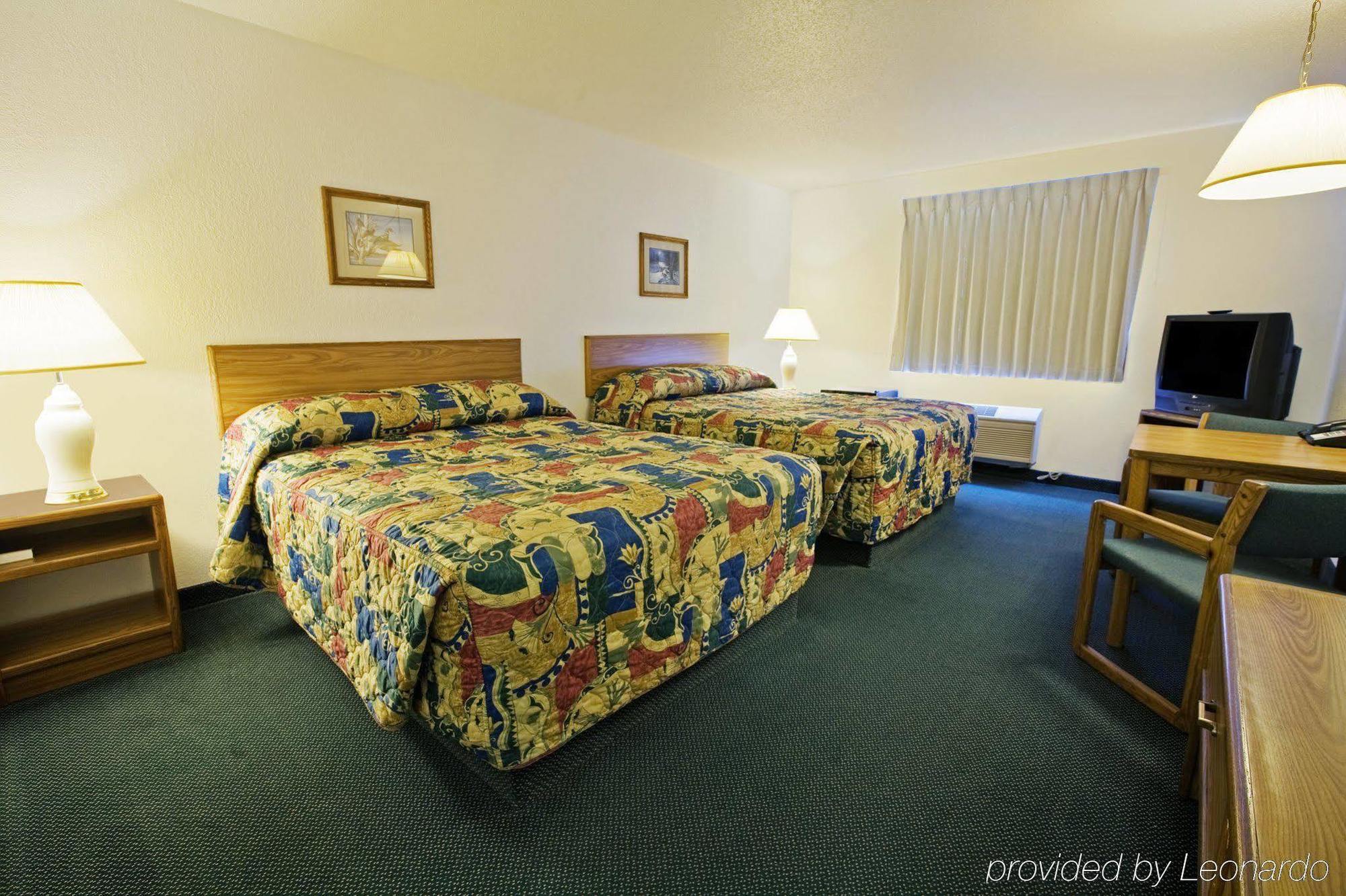 Americas Best Value Inn Grand Forks Exterior foto